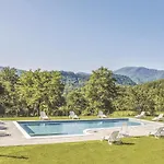 8 Bedroom Pet Friendly In Ar Nyaraló *