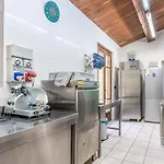 8 Bedroom Pet Friendly In Ar Nyaraló *