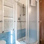 8 Bedroom Pet Friendly In Ar Nyaraló